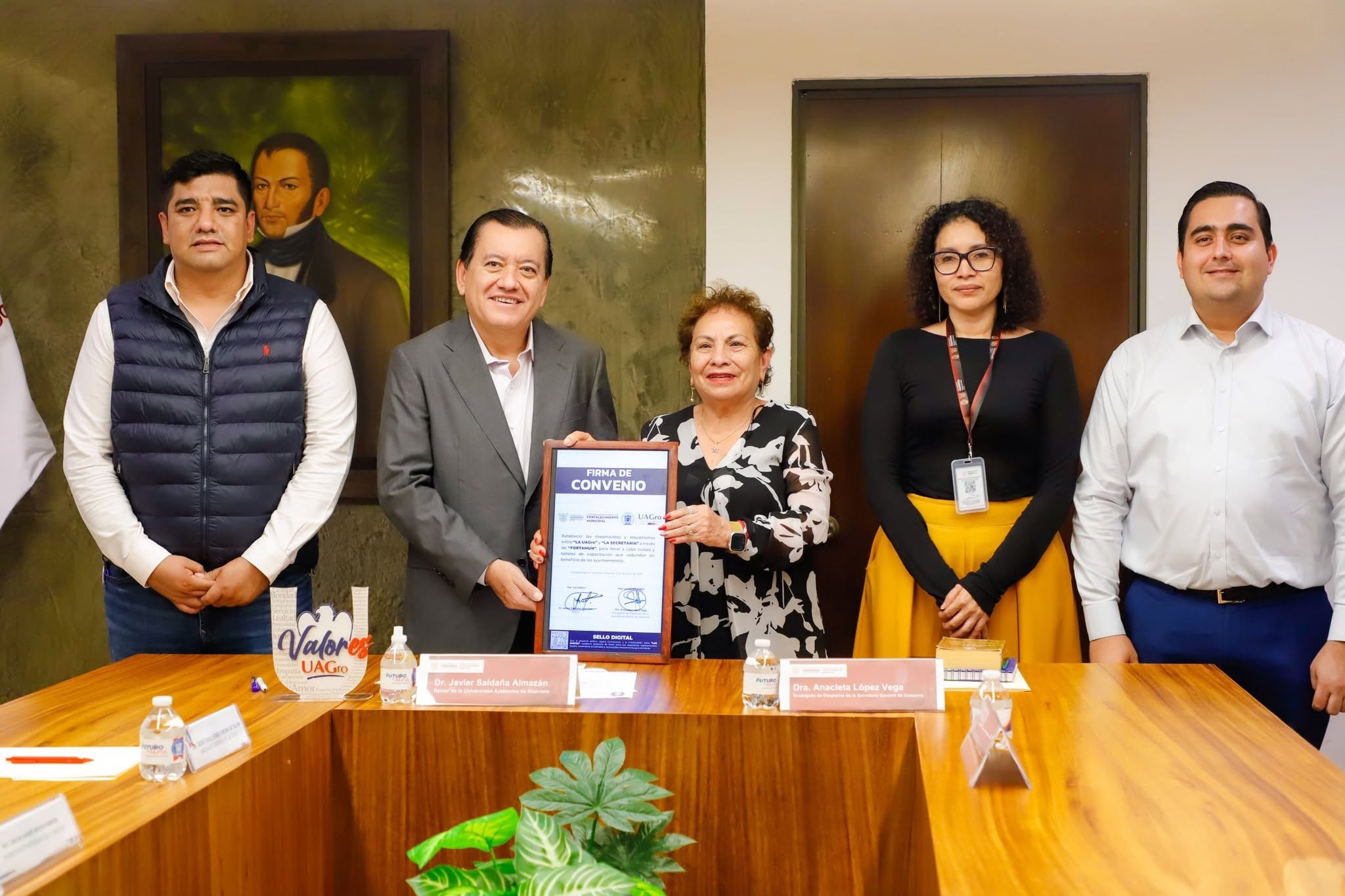 LA UAGRO FORTALECE VINCULACIÓN CON GOBIERNO ESTATAL MEDIANTE CONVENIO PARA PRÁCTICAS PROFESIONALES Y CAPACITACIÓN MUNICIPAL