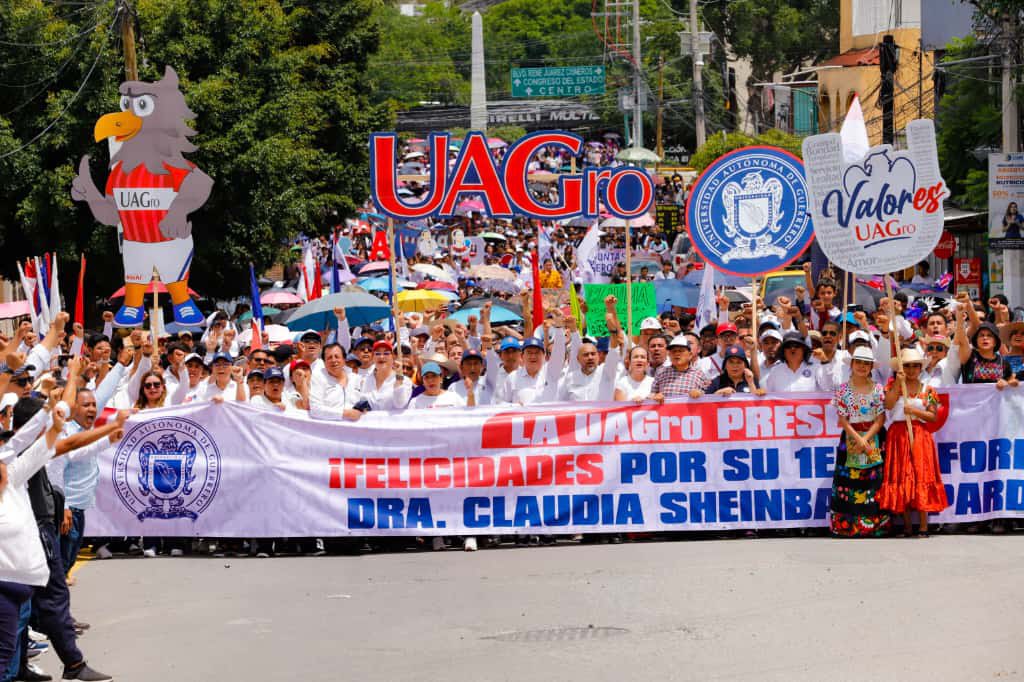 LA DRA. CLAUDIA SHEINBAUM, PRESIDENTA DE MÉXICO, PRESENTA SU PRIMER INFORME DE GOBIERNO AL PUEBLO DE GUERRERO: MÁS DE OCHO MIL QUINIENTOS UNIVERSITARIOS LIDERADOS POR EL RECTOR DE LA UAGRO LE ACOMPAÑARON