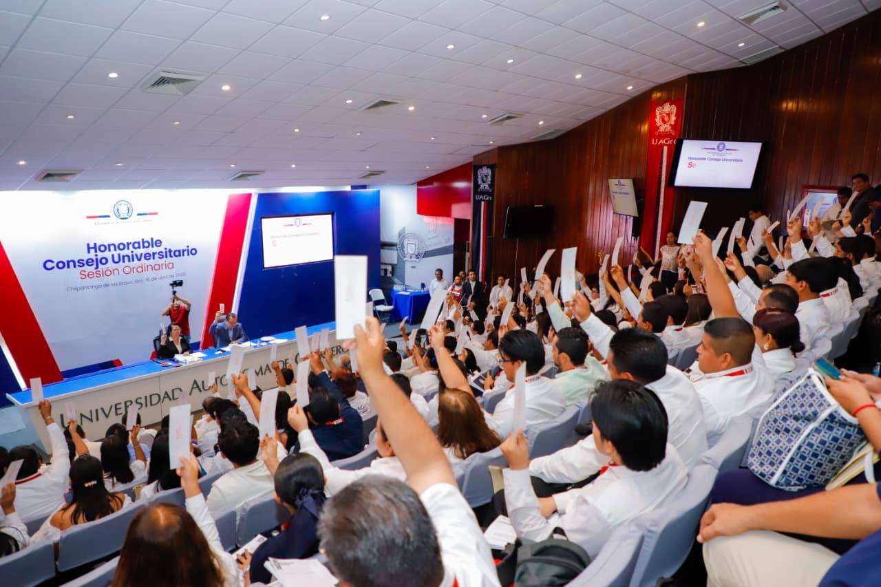 HISTÓRICA AMPLIACIÓN DE LA OFERTA DE POSGRADO EN MEDICINA: LA UAGRO FORMARÁ ESPECIALISTAS DE EXCELENCIA 